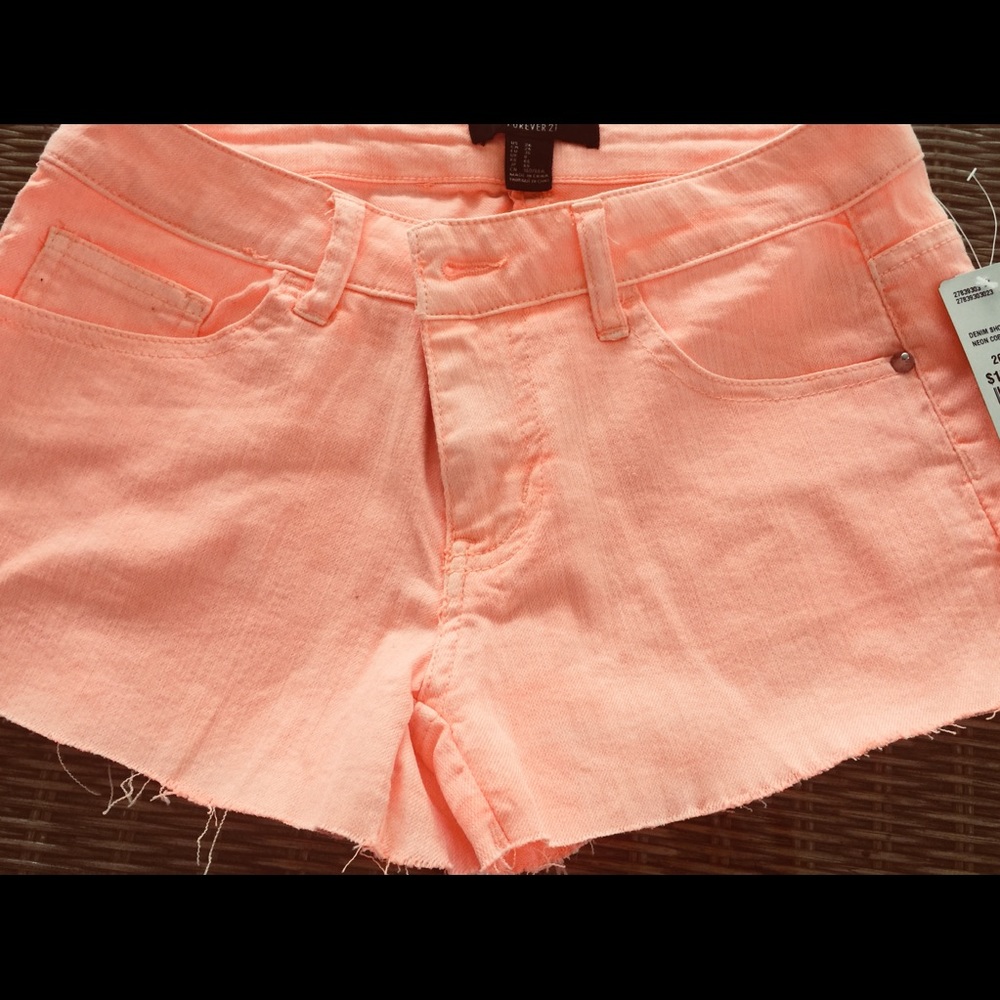 Forever 21 Short Peach 🍑 Size 26 new with tag